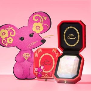 Too Faced Diamond Light Highlighter